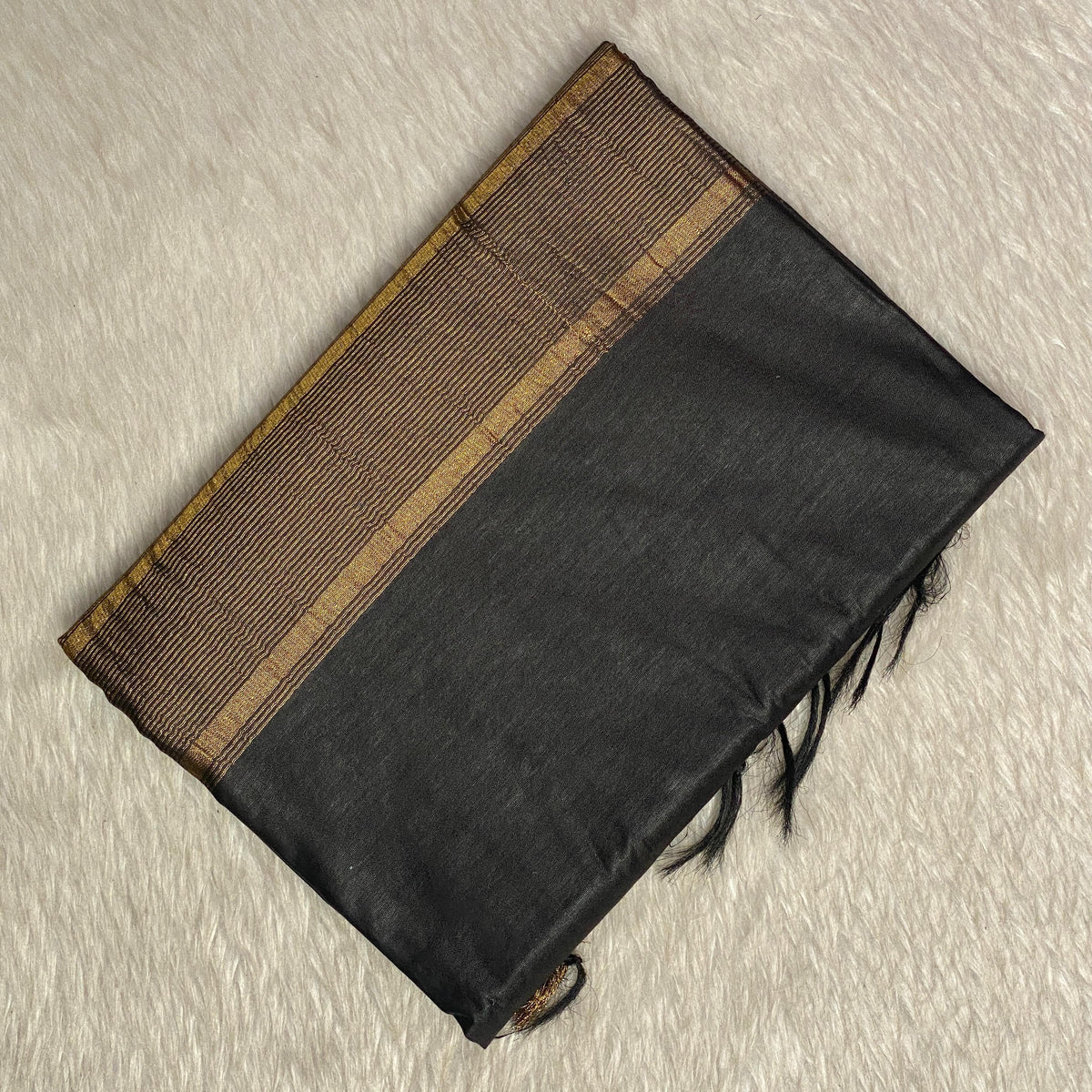 Anuradha Viscose Matka Saree in Black
