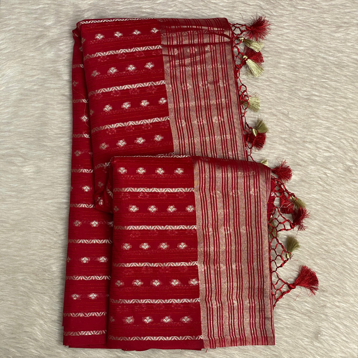 ✨Kannaki Banarasi Silk Golden Butti Saree ✨