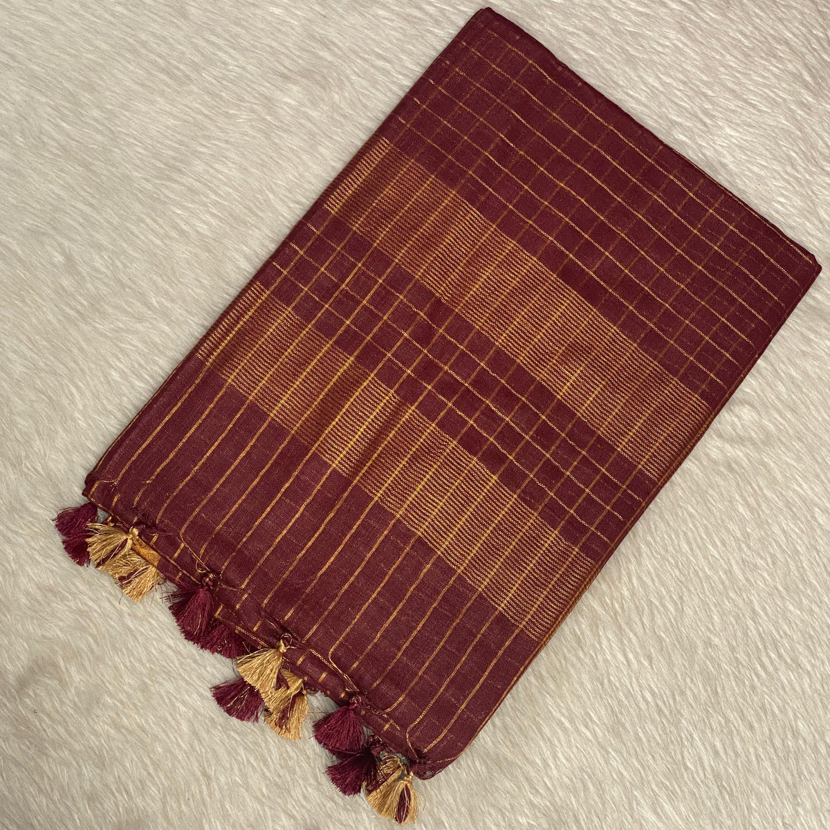 Vyshali Linen Jute Saree in Maroon Checks
