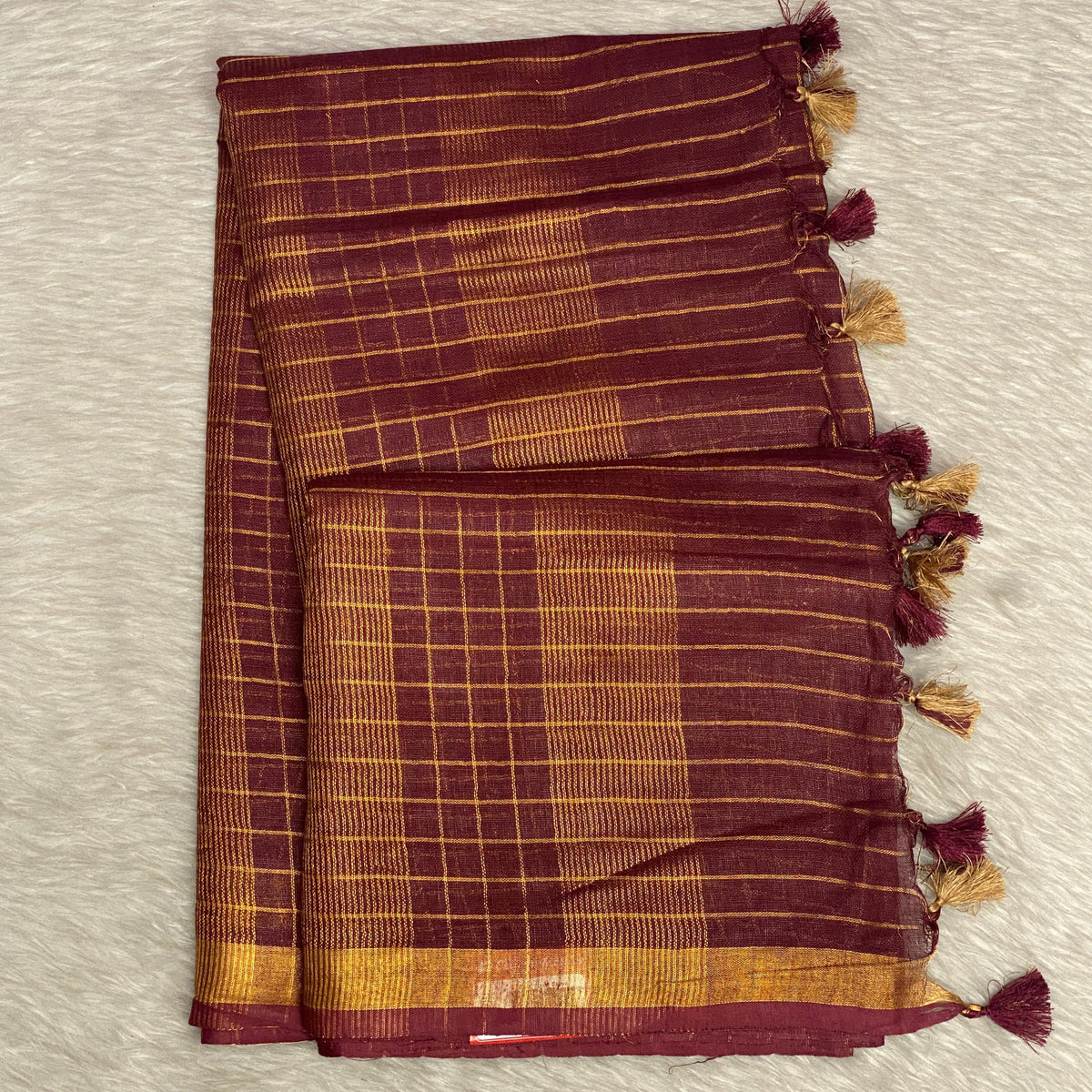 Vyshali Linen Jute Saree in Maroon Checks
