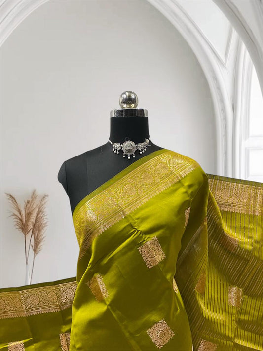 Soft Silk Sareewith Square Design Green
