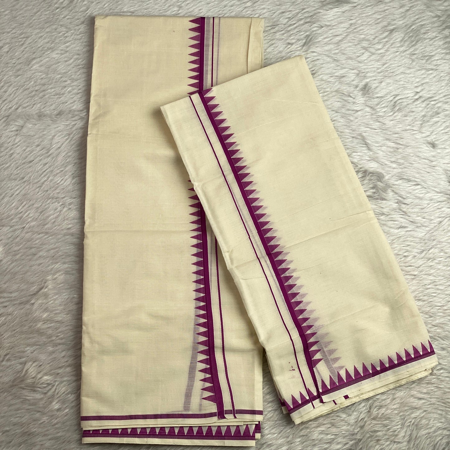 Kerala Style Temple Triangle Pattern Set Mund Violet