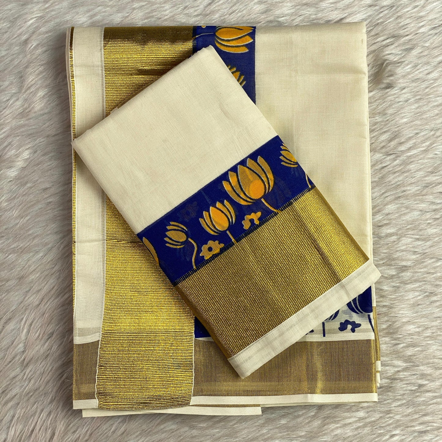 Cotton Set Mund with Red and Golden Lotus Border