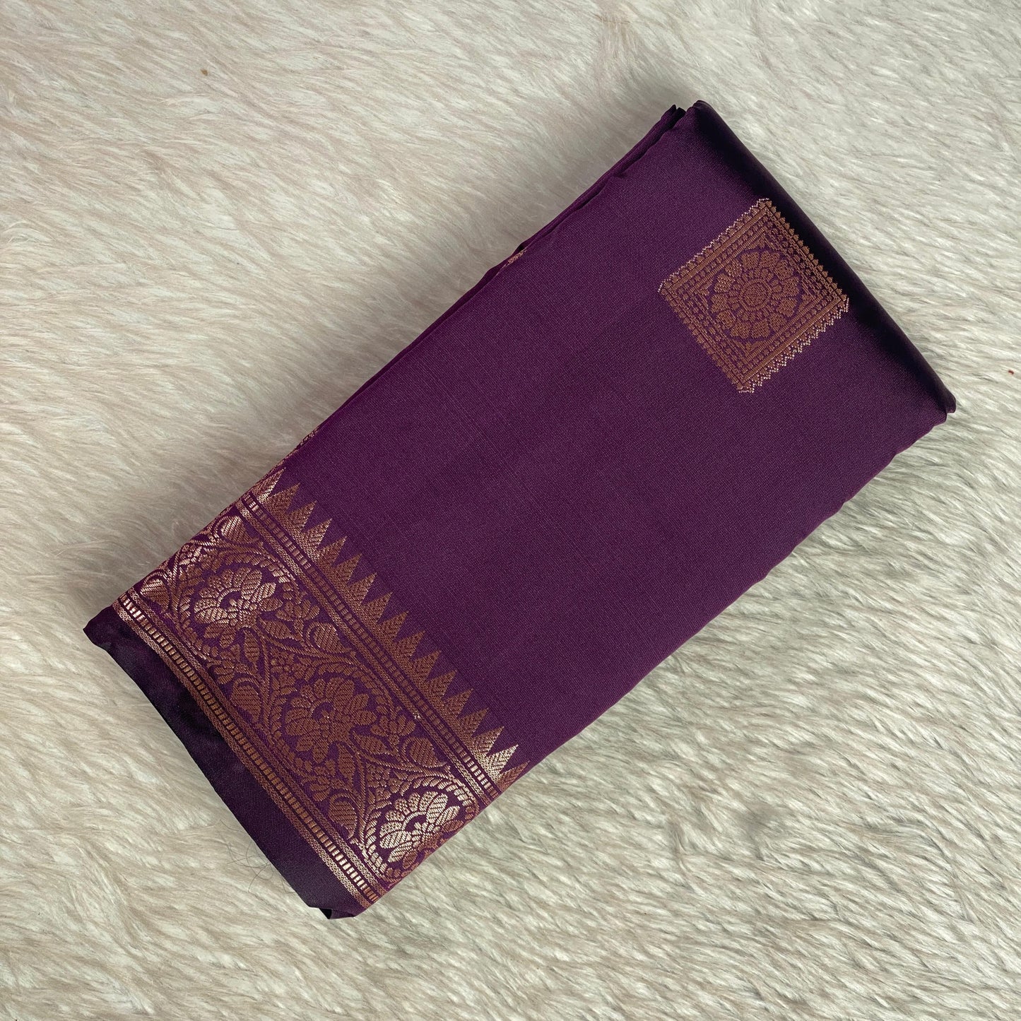 Seetha Soft Silk Sareewith Square Design Wine