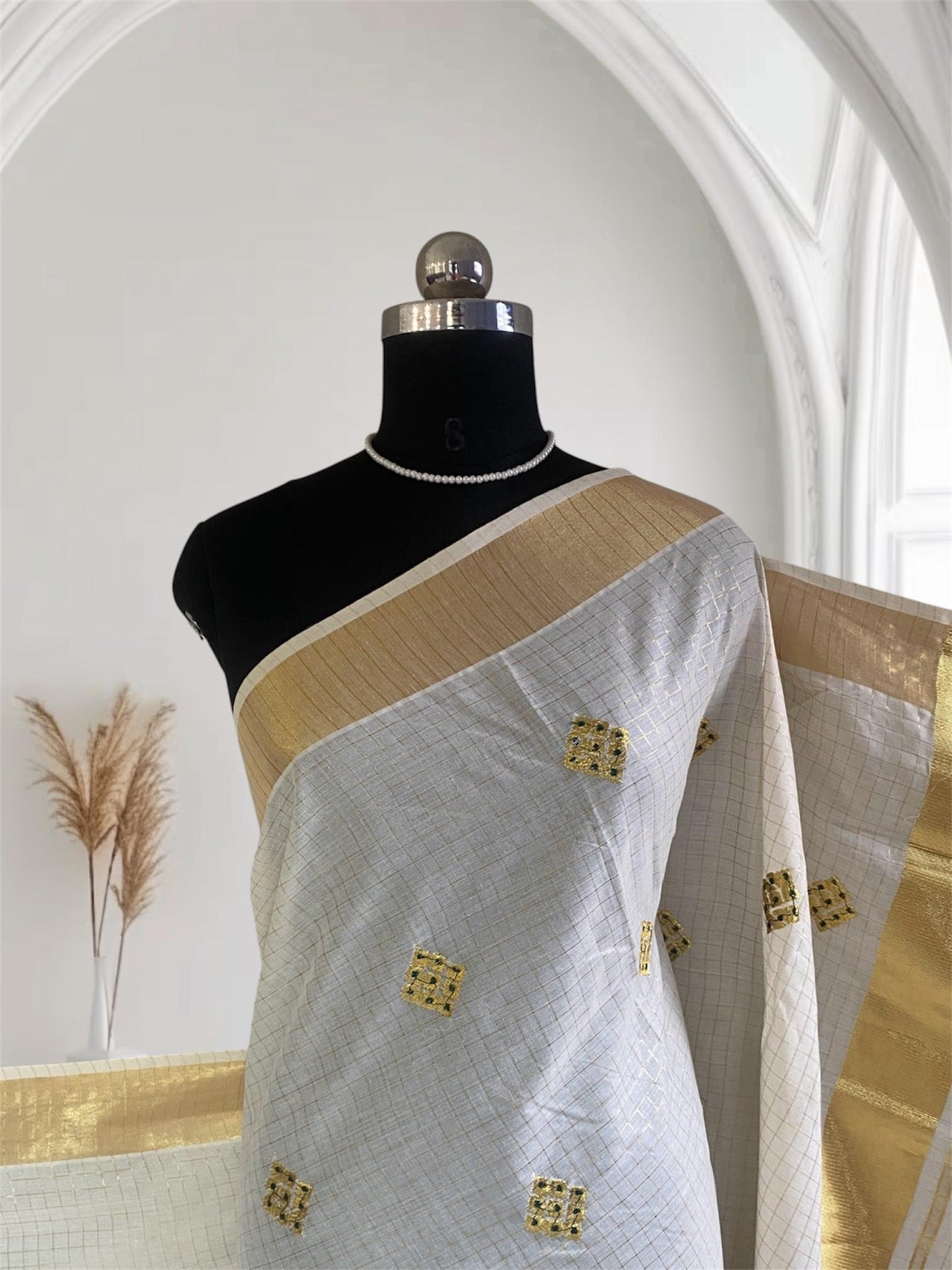 Meenam Royal Blue Kasavu Saree with Chekcks Golden Zari