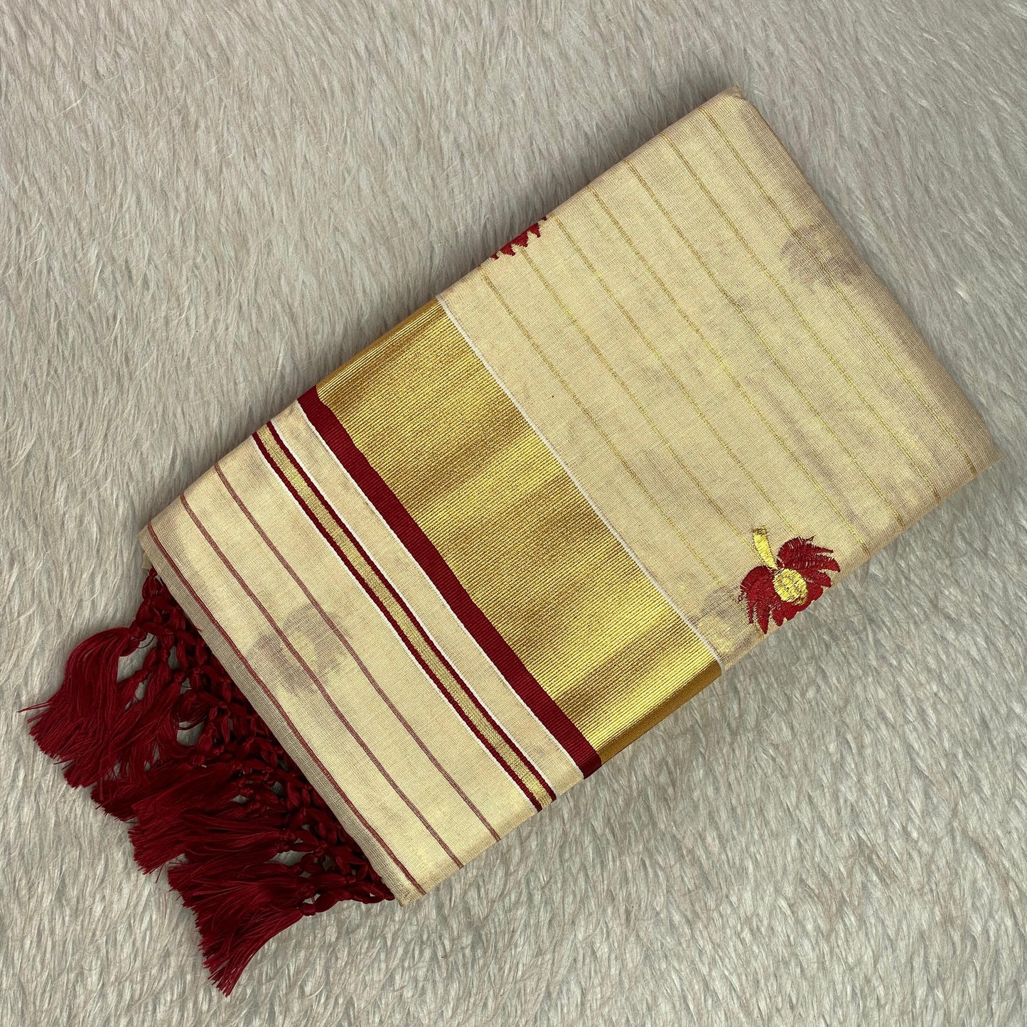 Medam Maroon  Floral Kasavu Tissue Saree
