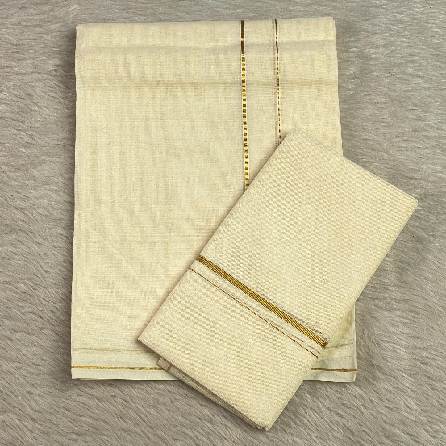 Nilavu Set mund with Thin Golden Border