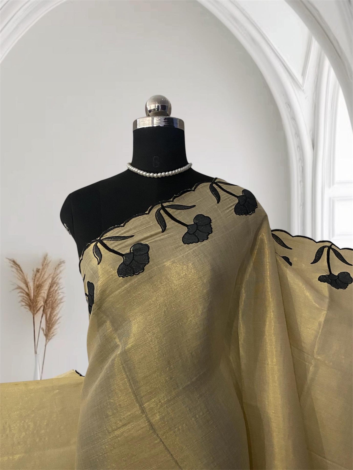 Black Daliya Plain Kerala Kasavu Saree