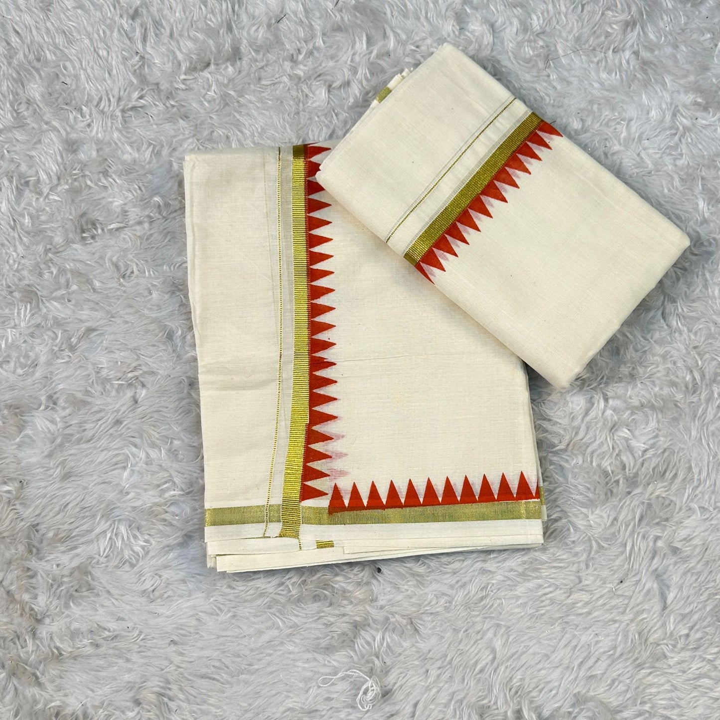 Puliyilakkara Set Mundu with Triangle Pattern