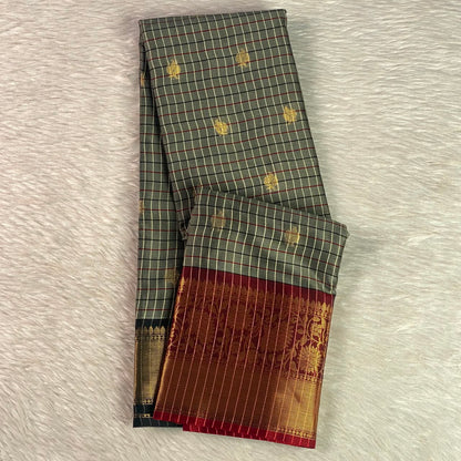 Yamuna Checks Saree with Tassels in Grey