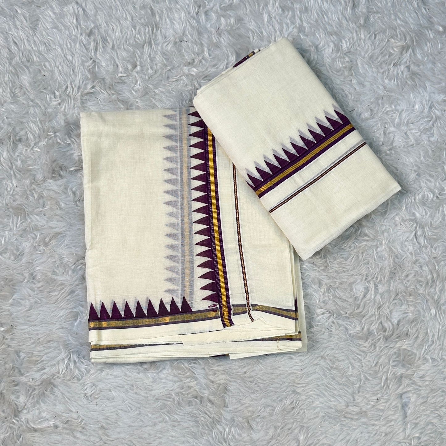 Puliyilakkara Set Mundu with Triangle Pattern