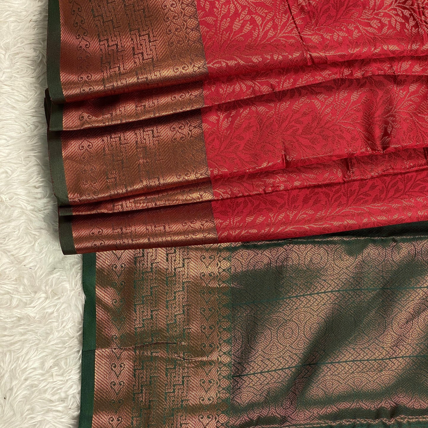 Semi Silk Saheli Collections with leaf pattern Red